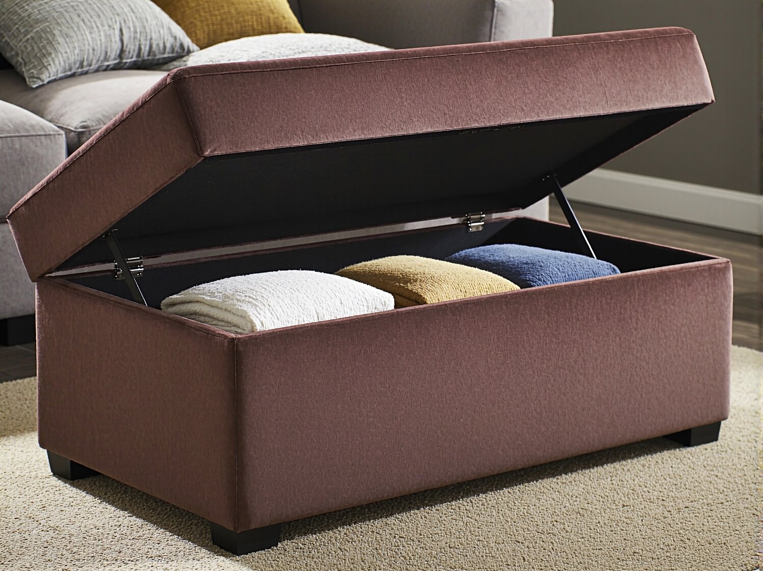 10 inspiracji na meble z ukrytym miejscem do przechowywania - ilustracja 2