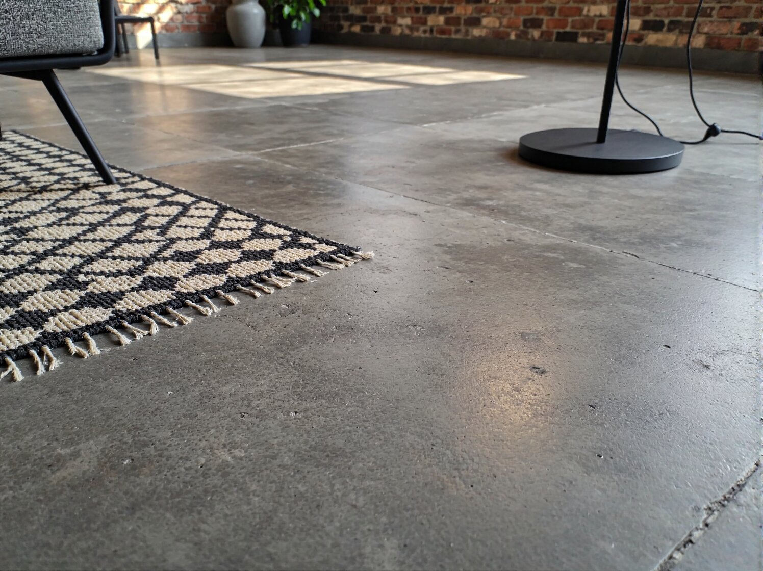 Poradnik: Jak dopasować oświetlenie LED do wnętrz w stylu industrialnym? - ilustracja 4